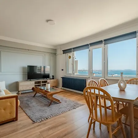 Spacious Sea View Family In Managed With Balcony 4* Стамбул
