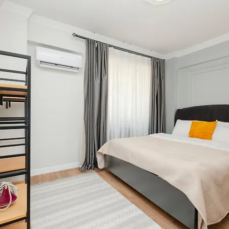 Апартаменты Spacious Sea View Family In Managed With Balcony Стамбул