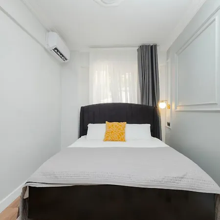 Spacious Sea View Family In Managed With Balcony Istambul