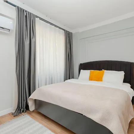 Spacious Sea View Family In Managed With Balcony