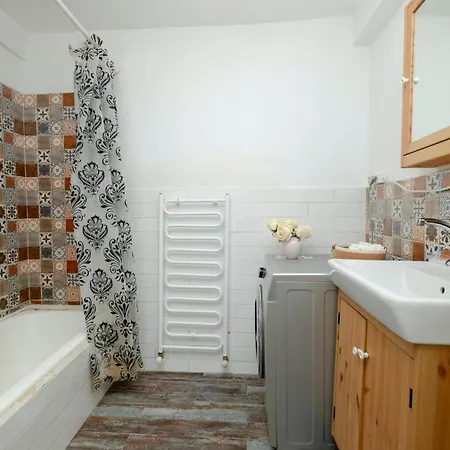 Spacious Sea View Family In Managed With Balcony Апартаменты
