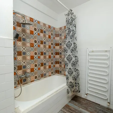 Апартаменты Spacious Sea View Family In Managed With Balcony