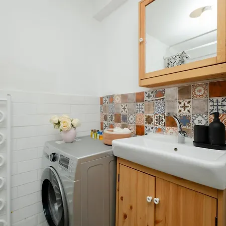 Spacious Sea View Family In Managed With Balcony Стамбул